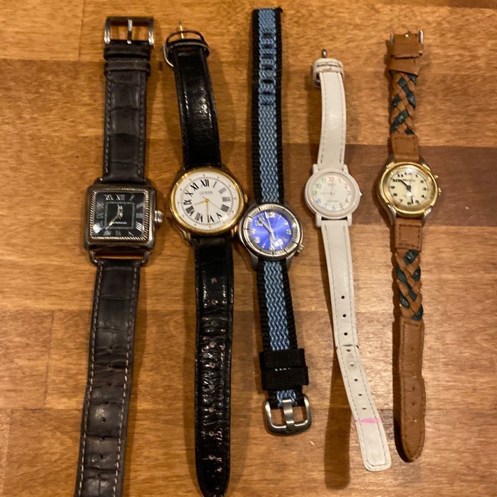 Bundle of 5 Vtg Watches Colombia Casio Sasson Guess Metropolitan